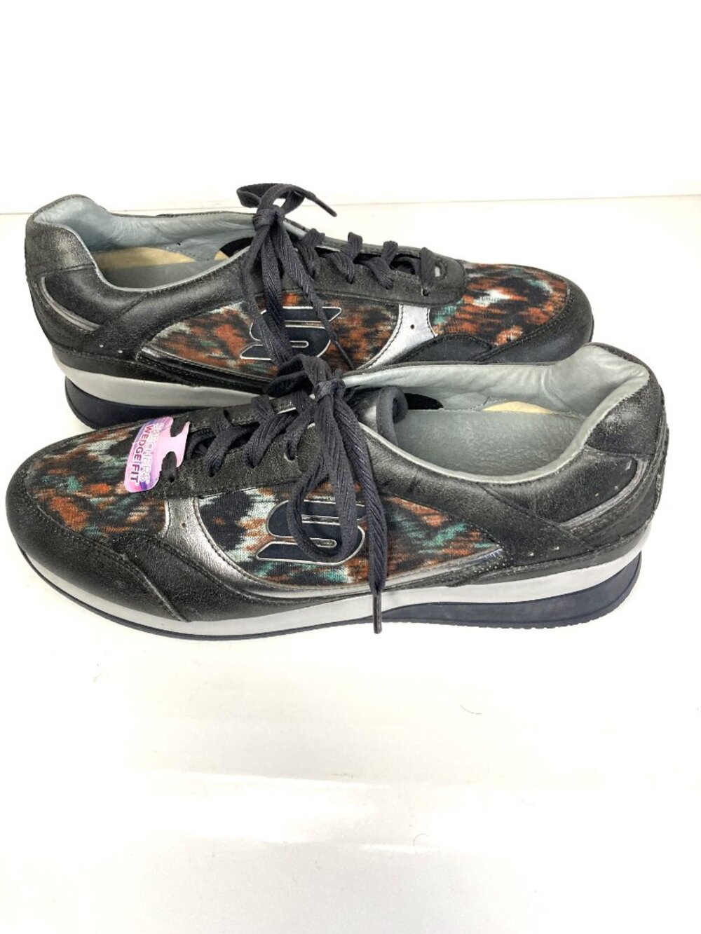 Skechers Wedge Fit Sneakers/ Size 10 Women / Metallic Trim/ New Without Tags